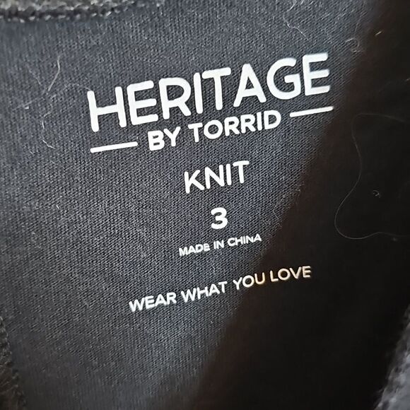 Torrid 3X Heritage Knit Floral Skull Bling Graphic Black Short Sleeve T-Shirt - Picture 3 of 6